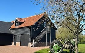The Old Piggery, Cart Lodge In Newbourne